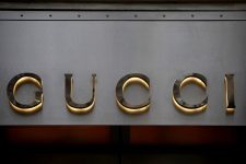 fabrica-da-gucci-e-alvo-de-operacao-na-italia