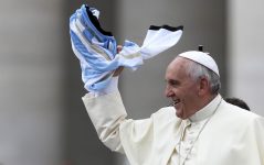 papa-francisco-pretende-fazer-1a-viagem-a-argentina-em-2024,-diz-jornal 