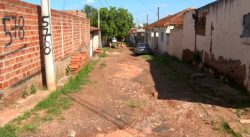 moradores-de-araraquara-pedem-melhorias-em-rua-sem-asfalto-e-sem-nome-na-vila-xavier