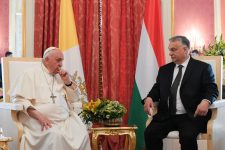 papa-francisco-se-encontra-com-refugiados-na-hungria-e-pede-fim-da-indiferenca