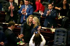 legislativo-da-florida-proibe-aborto-a-partir-das-6-semanas-de-gravidez