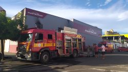 incendio-de-grandes-proporcoes-atinge-loja-de-autopecas-na-zona-sul-de-teresina