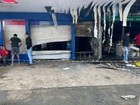 apos-incendio,-proprietario-de-loja-atingida-no-centro-de-rio-branco-estima-prejuizos-de-r$-100-mil