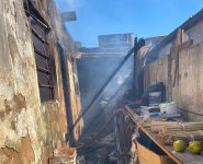 idoso-tem-queimaduras-durante-incendio-em-casa-no-bairro-marta-helena,-em-uberlandia