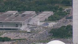 cpi-dos-atos-antidemocraticos-quer-acesso-integral-a-imagens-do-planalto-que-mostram-acao-de-golpistas