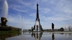 ‘agir-ou-fritar’:-como-paris-se-prepara-para-enfrentar-temperaturas-de-50°c-no-futuro