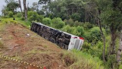 ministerio-publico-denuncia-por-homicidio-com-dolo-eventual-motorista-de-onibus-que-tombou-e-matou-sete-pessoas-no-parana