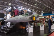 laad:-feira-de-defesa-e-seguranca-tem-aviao-supersonico,-tanques-e-maquinas-de-guerra-a-mostra-no-rio