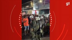 video-mostra-agressao-de-pm-a-vendedora-ambulante-na-micareta-de-feira-de-santana