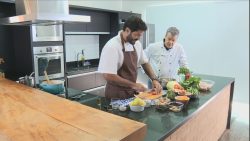 ‘correndo-com-o-hora-1’:-kovalick-cozinha-com-thiago-castanho-e-mostra-como-deixar-a-comida-saudavel-deliciosa