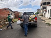 revoltados-com-o-acumulo-de-lixo-nas-ruas,-moradores-do-bairro-ilhotas,-em-teresina,-realizam-coleta-na-manha-desta-quinta-(13)