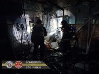 vazamento-de-gas-provoca-incendio-em-pizzaria-em-pindamonhangaba,-sp