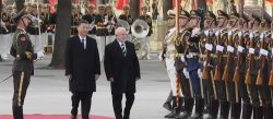 lula-e-recebido-pelo-presidente-chines,-xi-jinping,-em-cerimonia-em-pequim