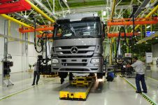 mercedes-benz-negocia-layoff-de-ate-dois-meses-para-funcionarios-da-fabrica-de-juiz-de-fora