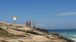 corpo-de-pescador-aparece-em-praia-de-saquarema,-rj,-depois-de-10-dias-de-buscas