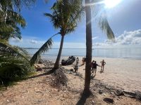 carro-capota-e-vai-parar-na-areia-da-praia-da-ponta-verde,-em-maceio