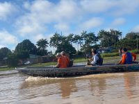 rio-jurua-segue-vazando-e-baixa-33-centimetros-em-um-dia-no-interior-do-acre