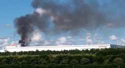 incendio-atinge-deposito-de-montadora-de-veiculos-em-sumare;-ninguem-ficou-ferido