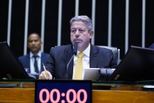 partido-de-lira-fecha-acordo-para-formar-‘superbloco’-com-175-deputados,-o-maior-da-camara