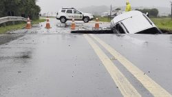 ciclone-no-rs:-pelo-menos-12-trechos-de-rodovias-sofrem-bloqueios;-saiba-quais