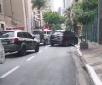 perseguicao-na-rua-augusta,-no-centro-de-sp,-termina-com-policial-atropelado-por-carro-blindado-e-motorista-preso