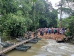 exercito-termina-instalacao-de-passarela-temporaria-e-acesso-e-liberado-para-moradores-que-estavam-isolados-apos-chuvas-em-ubatuba,-sp