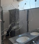 vandalos-depredam-banheiros-recem-inaugurados-em-praca-na-regiao-central-de-osvaldo-cruz